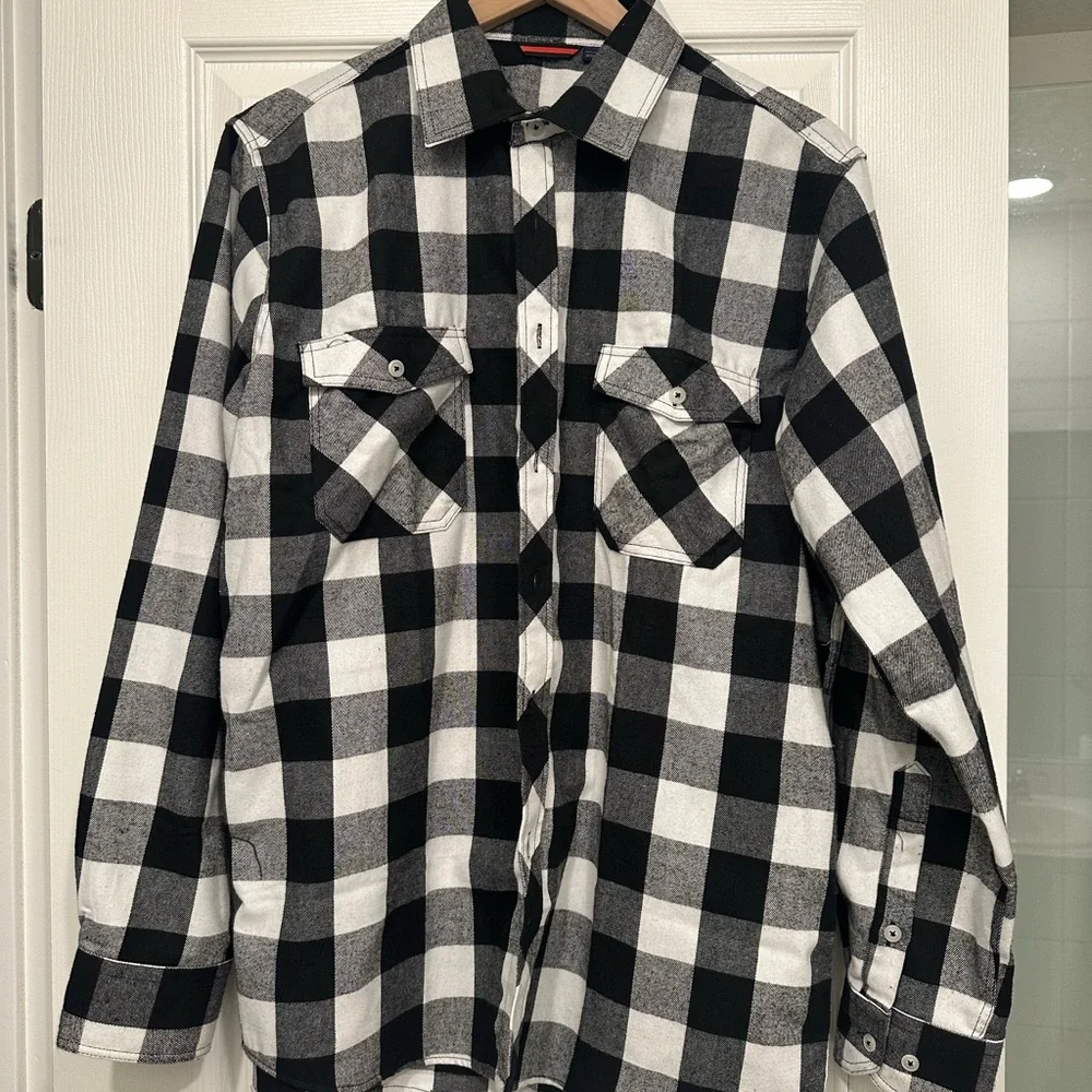5 flannels - Picture 6 of 6